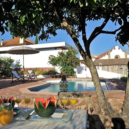 펜션 Quintal Do Castelo 실베스